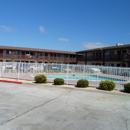 Ez 8 Motel Newark Bagian luar foto