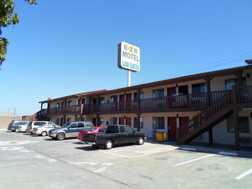 Ez 8 Motel Newark Bagian luar foto